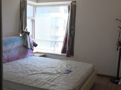 4室2廳2陽臺(tái) 都市春天