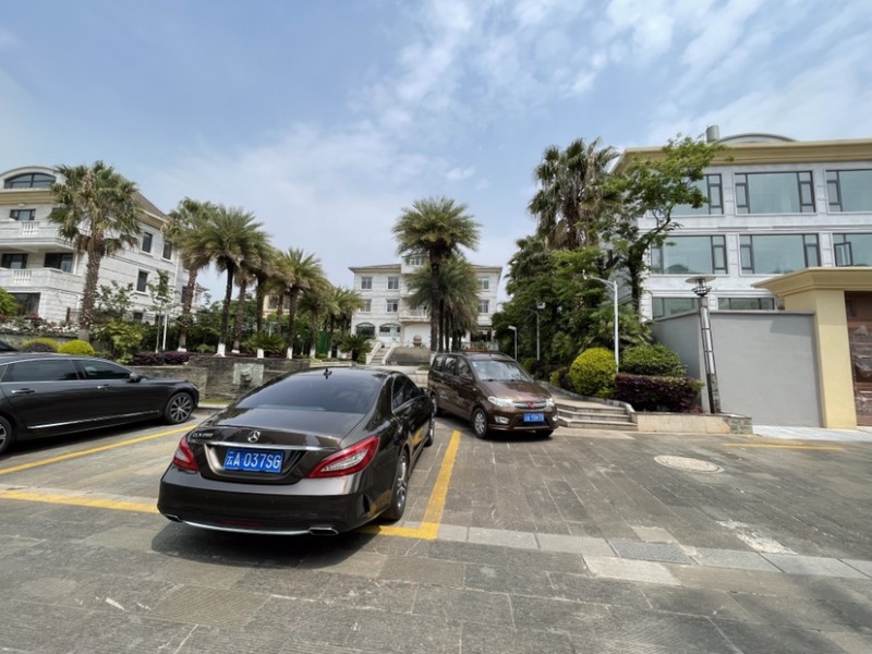 6室2廳4陽(yáng)臺(tái) 海韻楓丹別墅客廳