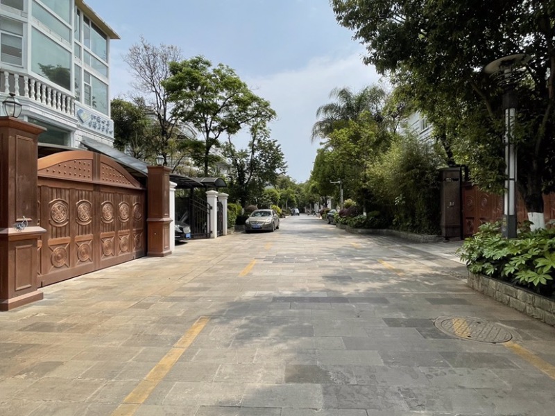 6室2廳4陽(yáng)臺(tái) 海韻楓丹別墅客廳