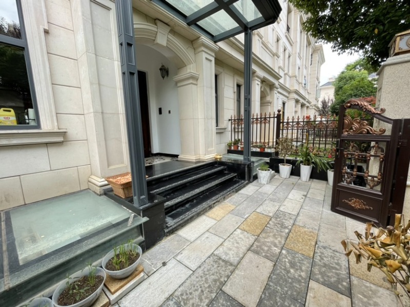 5室5廳5陽臺 滇池ONE 6號地塊別墅自家花園