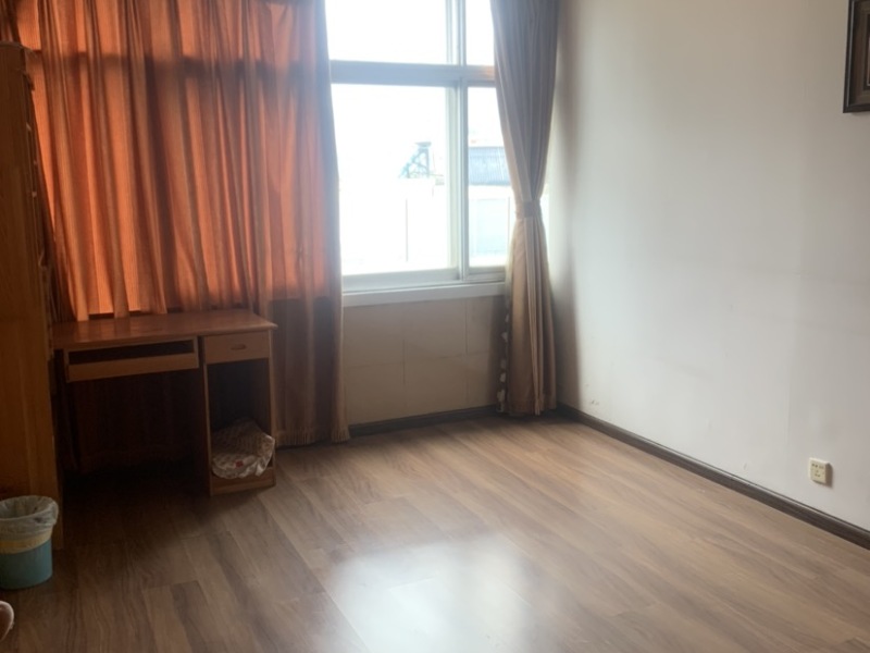 5室2廳2陽臺 武警一支隊家屬院臥室