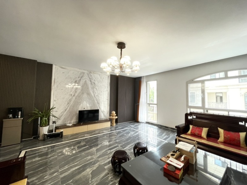 5室5廳5陽臺 滇池ONE 6號地塊別墅客廳