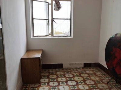 2室1廳1陽(yáng)臺(tái) 地稅局宿舍