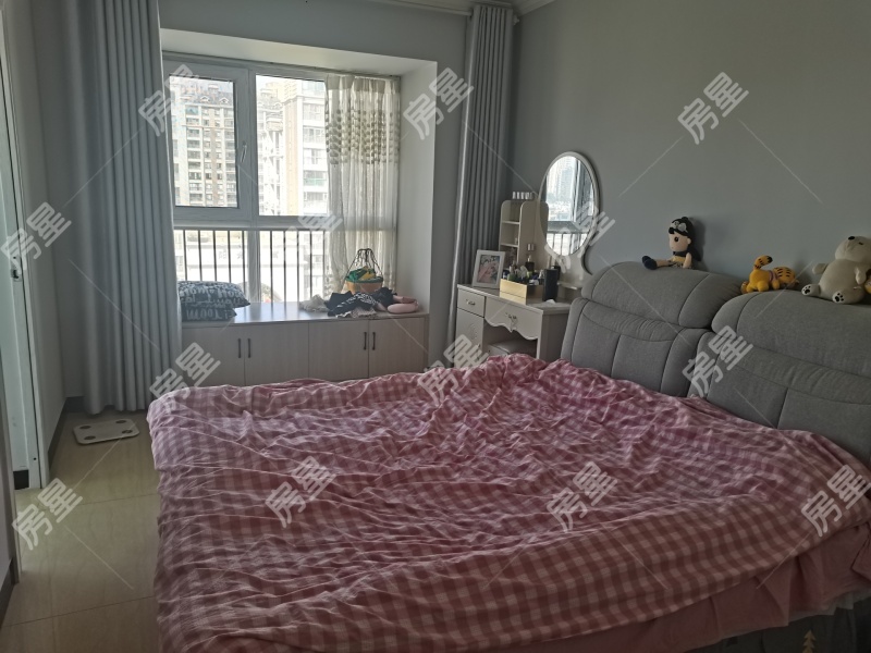 2室2廳2陽臺(tái) 玫瑰灣小區(qū)公寓臥室