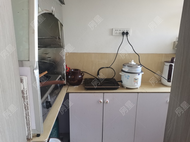 2室2廳2陽臺(tái) 玫瑰灣小區(qū)公寓廚房