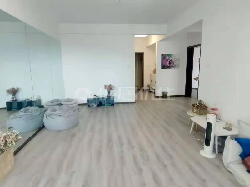 3室2廳1陽臺(tái) 南亞風(fēng)情第壹城星河苑客廳