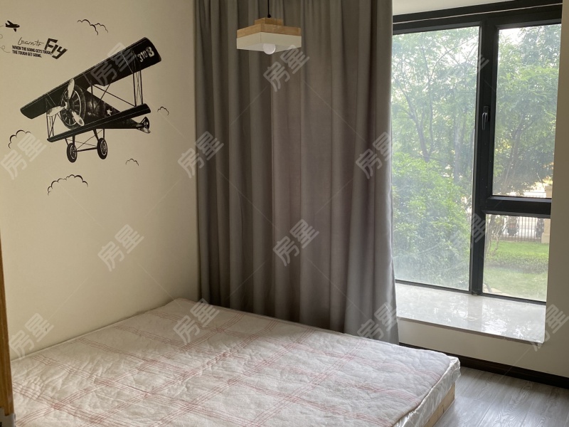 3室2廳1陽臺 融創(chuàng)春風(fēng)十里A10地塊臥室