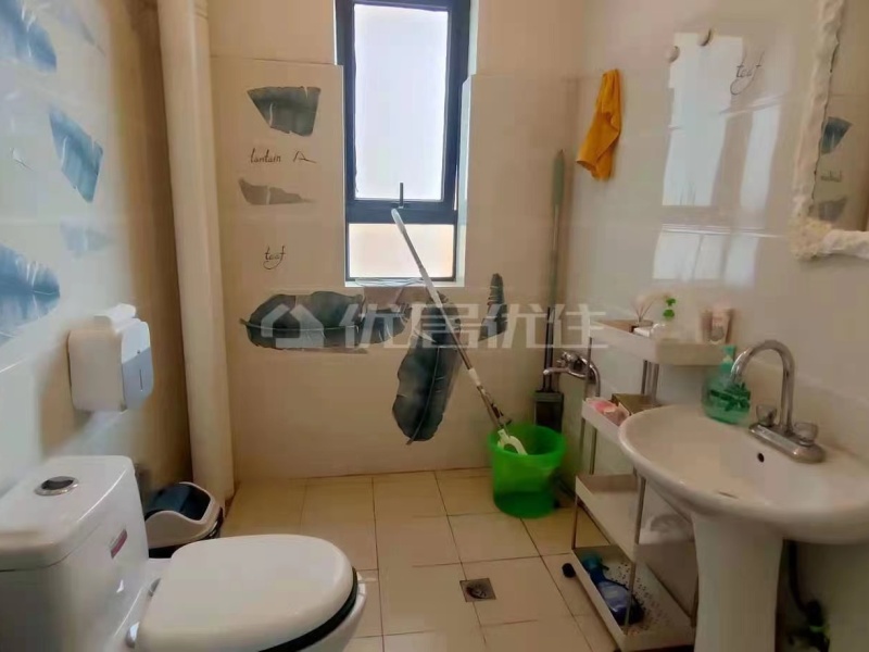 3室2廳1陽臺(tái) 南亞風(fēng)情第壹城星河苑客廳