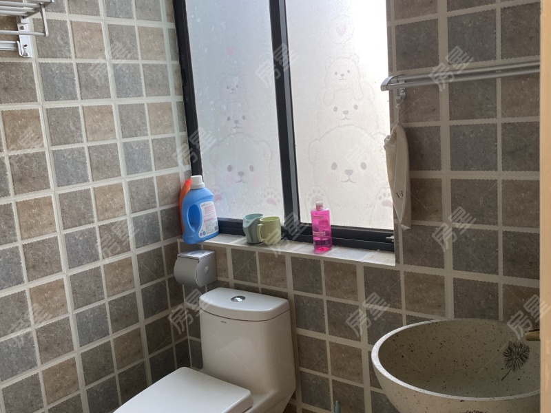 3室2廳1陽臺 融創(chuàng)春風(fēng)十里A10地塊衛(wèi)生間