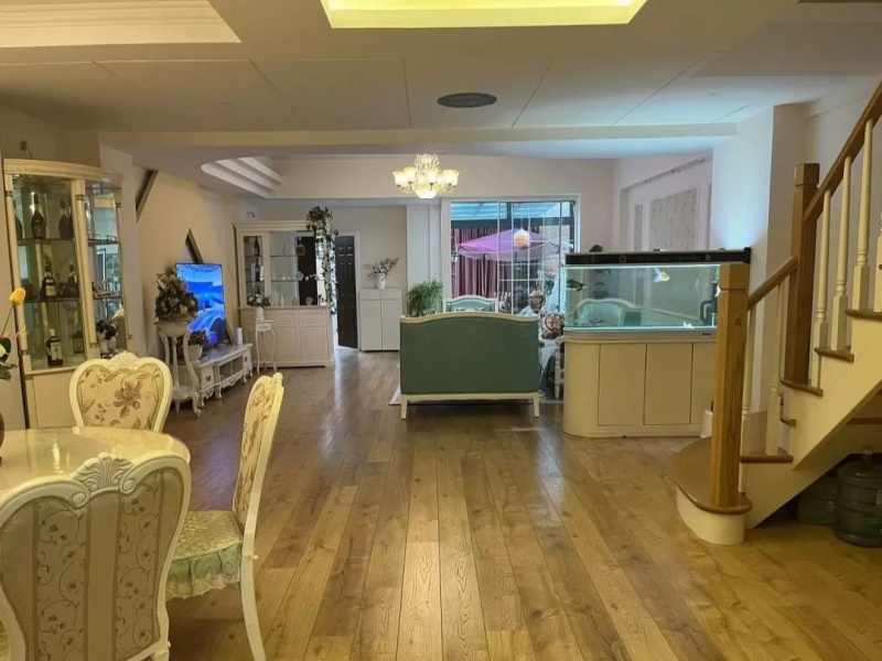 6室3廳3陽臺(tái) 美樹橙客廳