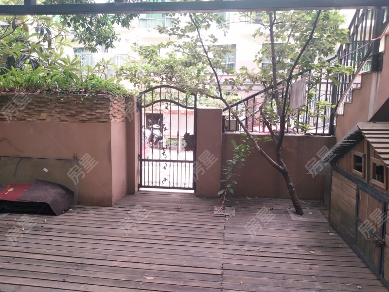 6室3廳3陽臺(tái) 美樹橙自家花園