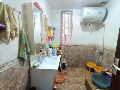 4室2廳2陽臺(tái) 世紀(jì)城嵐春苑