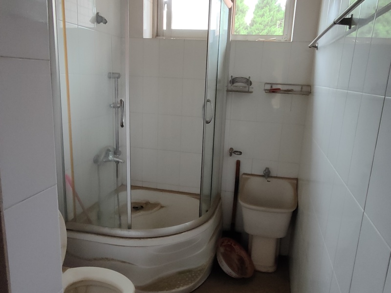 3室2廳1陽臺 巴士家園衛(wèi)生間