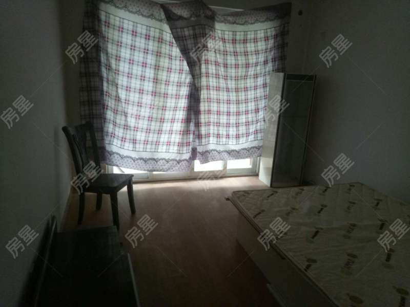 3室2廳2陽(yáng)臺(tái) 世紀(jì)城嵐春苑臥室