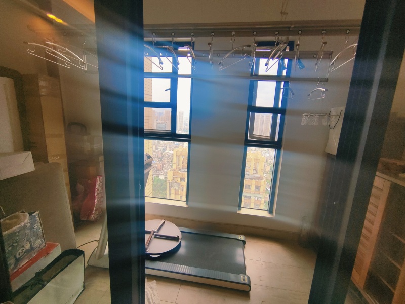 2室2廳4陽臺(tái) 濱江俊園香儂組團(tuán)客廳