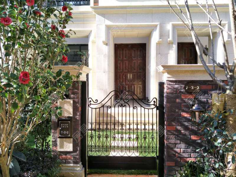 5室3廳4陽臺 滇池ONE7號地塊劍橋公館別墅門廳