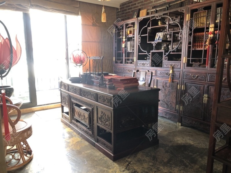 5室2廳4陽臺(tái) 都鐸城邦3號(hào)院別墅臥室