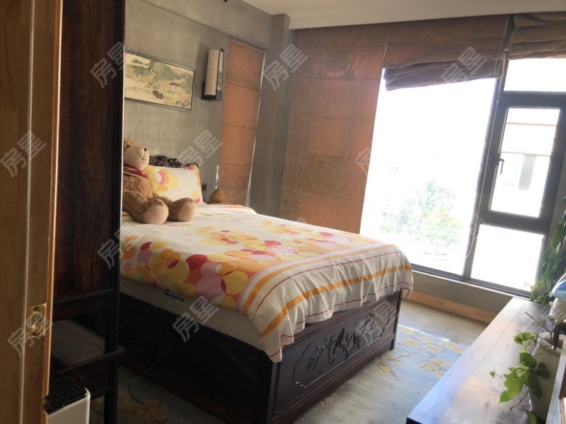 5室2廳4陽臺(tái) 都鐸城邦3號(hào)院別墅餐廳