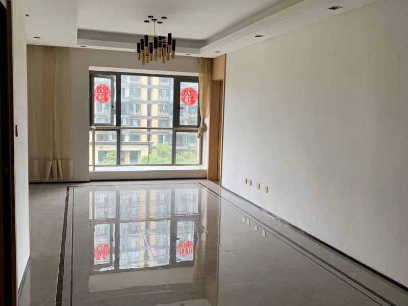 3室1廳1陽(yáng)臺(tái) 江東境界客廳