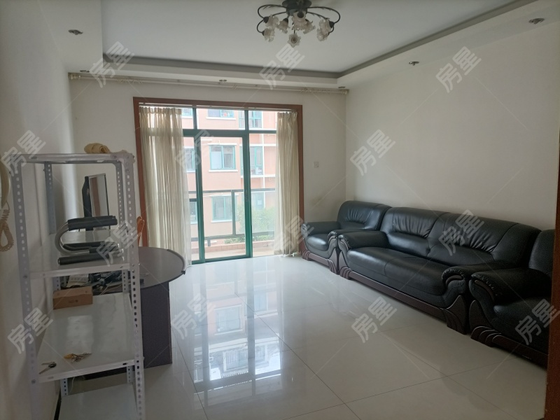 3室2廳1陽臺 佳湖花園客廳