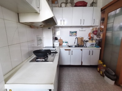 3室2廳1陽(yáng)臺(tái) 春苑花園