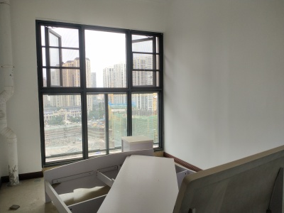 3室2廳2陽臺 潤城七區(qū)