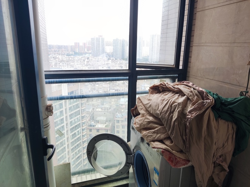 3室2廳1陽(yáng)臺(tái) 海運(yùn)花園陽(yáng)臺(tái)