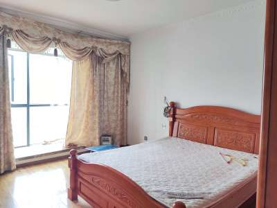 3室2廳1陽(yáng)臺(tái) 海運(yùn)花園臥室