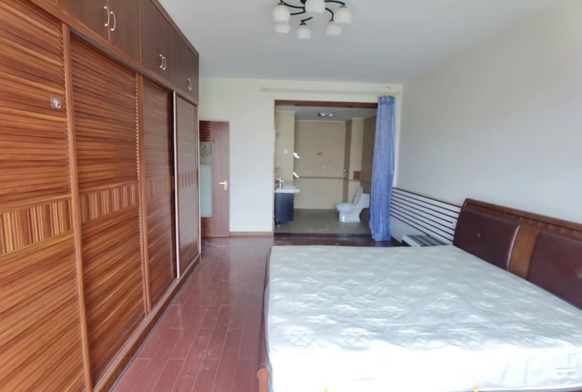 5室2廳3陽(yáng)臺(tái) 滇池花園別墅客廳