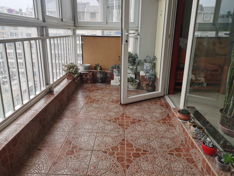 5室2廳2陽臺 豐寧家園陽臺