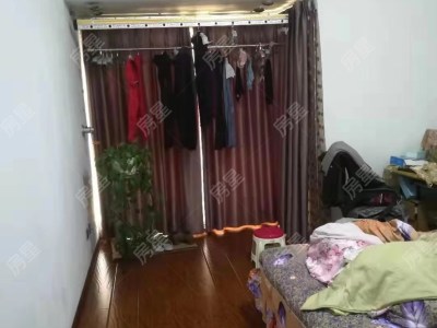 3室2廳2陽(yáng)臺(tái) 圣世一品