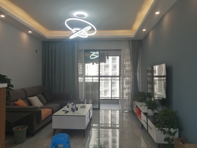 3室2廳2陽臺(tái) 彩云城瀾灣俊園