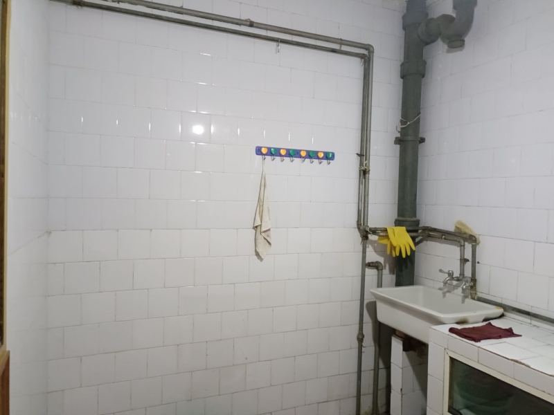 2室1廳1陽臺(tái) 春苑小區(qū)廚房