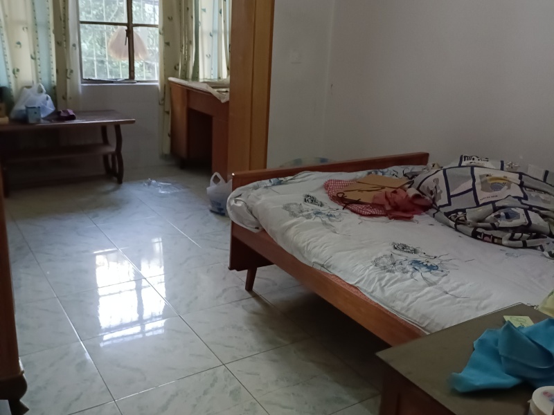 2室1廳1陽臺(tái) 春苑小區(qū)臥室