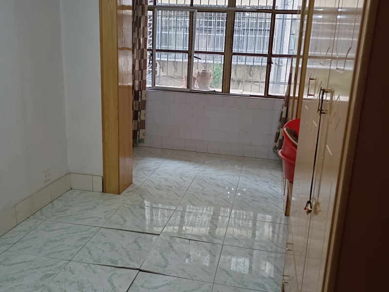 2室1廳1陽臺(tái) 春苑小區(qū)臥室