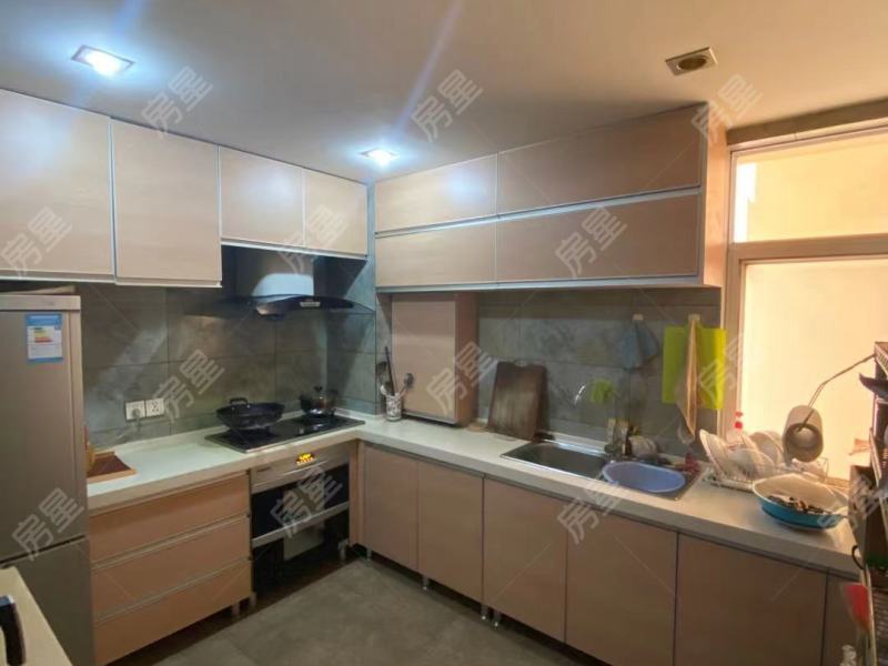 3室2廳2陽臺(tái) 中環(huán)金界廚房