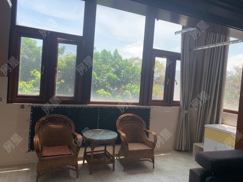 5室2廳2陽臺 新亞洲星云園陽臺