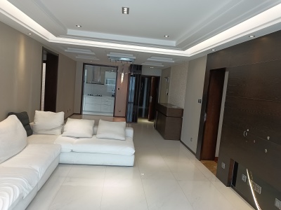 3室2廳1陽(yáng)臺(tái) 南亞風(fēng)情第壹城星河苑