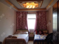 6室3廳3陽(yáng)臺(tái) 世界花苑客廳