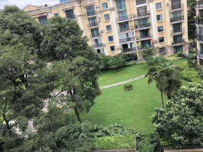 6室3廳3陽(yáng)臺(tái) 世界花苑臥室