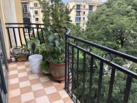 6室3廳3陽(yáng)臺(tái) 世界花苑客廳