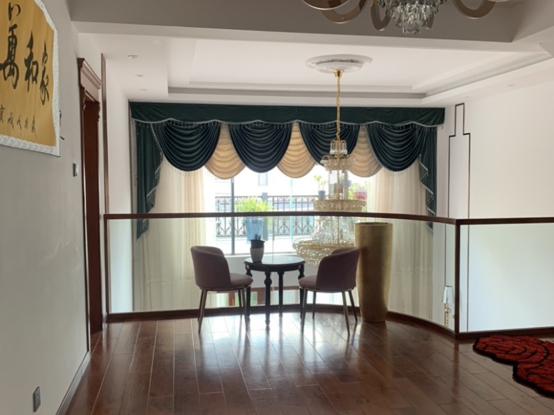 5室2廳3陽(yáng)臺(tái) 金江小區(qū)涵苑別墅客廳