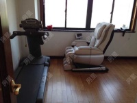 6室3廳3陽(yáng)臺(tái) 世界花苑客廳