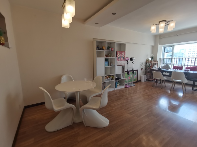 2室2廳1陽臺 匯都國際一期客廳