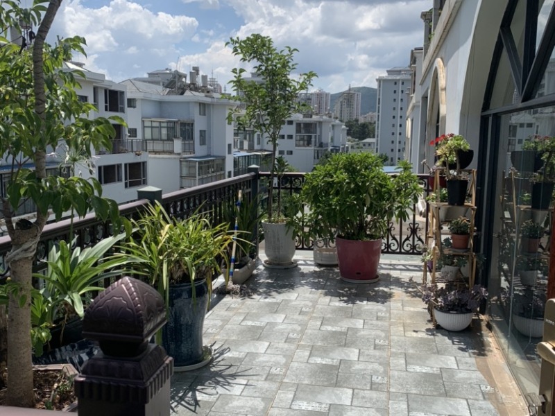 5室2廳3陽(yáng)臺(tái) 金江小區(qū)涵苑別墅客廳