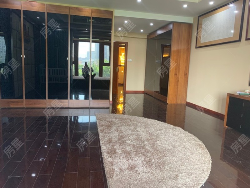 5室2廳2陽臺 新亞洲星云園臥室