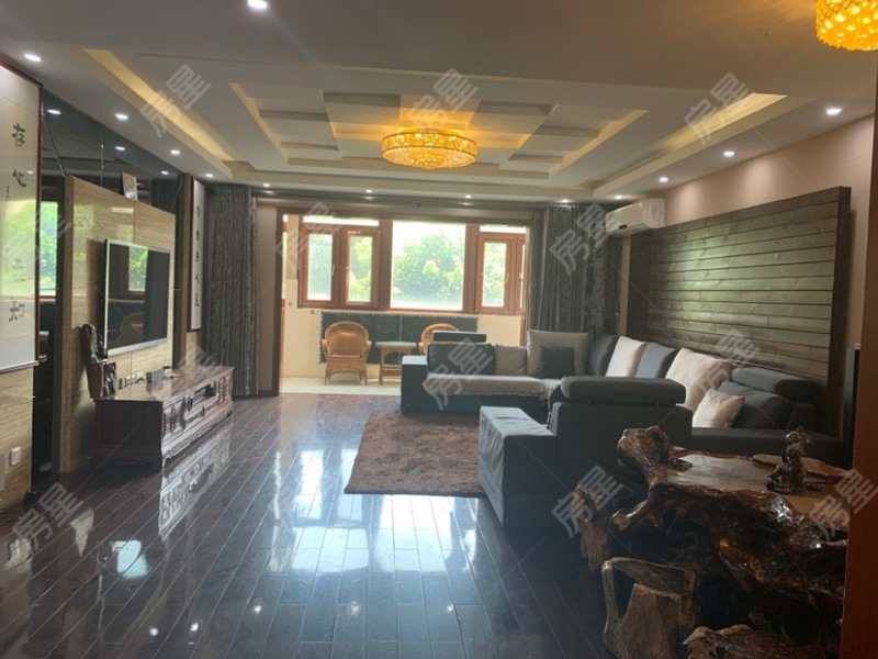 5室2廳2陽臺 新亞洲星云園客廳