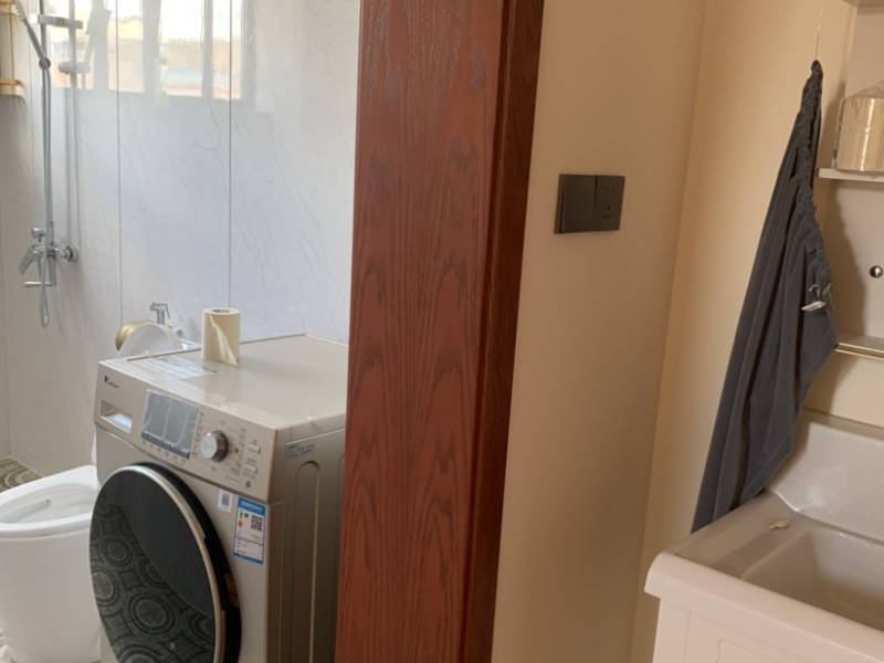 5室2廳3陽(yáng)臺(tái) 金江小區(qū)涵苑別墅客廳