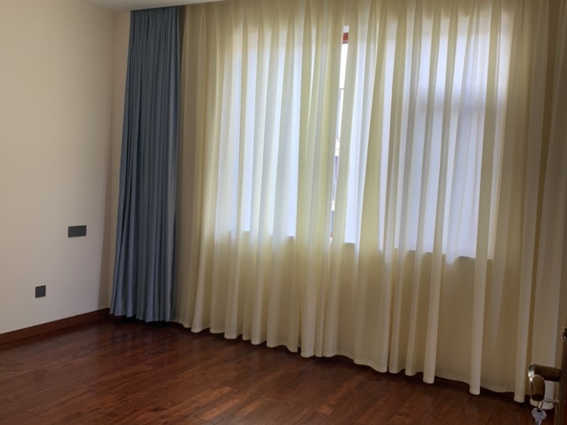 5室2廳3陽(yáng)臺(tái) 金江小區(qū)涵苑別墅客廳