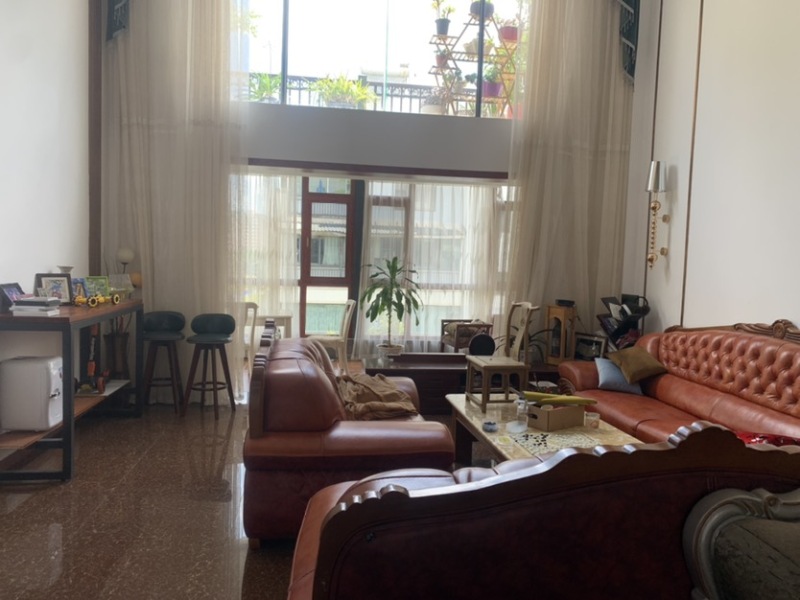 5室2廳3陽(yáng)臺(tái) 金江小區(qū)涵苑別墅客廳